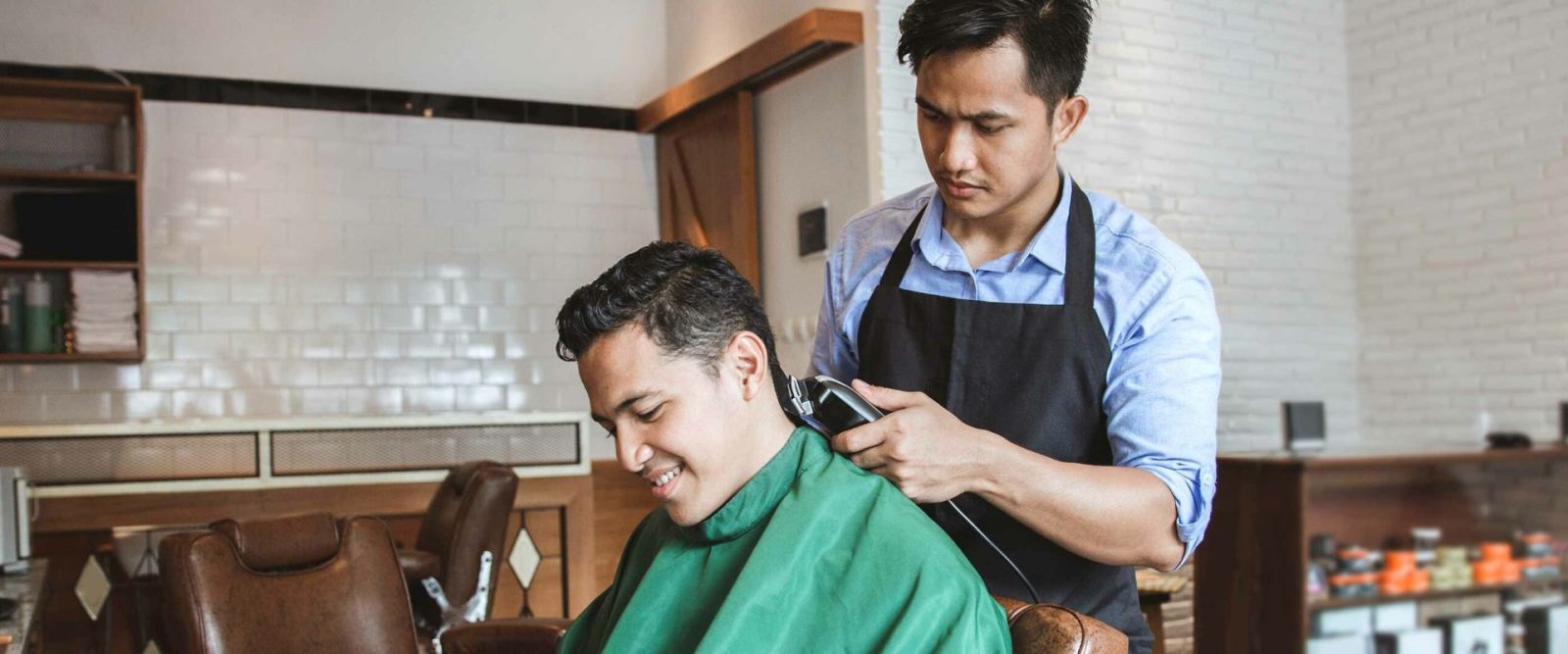 Potong Rambut, Potong Stres: Anugrah Barbershop Solusi Tampilan Terbaik di Cilacap